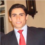 Ingeniero enseña a alumnos de secundaria, bachillerato y primaria matemáticas, física y química